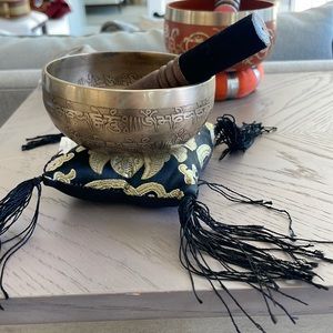 Singing bowl